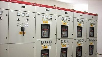 收到低壓配電柜別急著安裝，驗(yàn)貨是正常操作